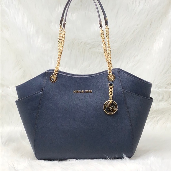 Michael Kors Handbags - Nwt Michael Kors Jet Set travel large chain tote